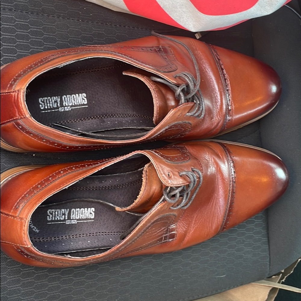Dress shoes